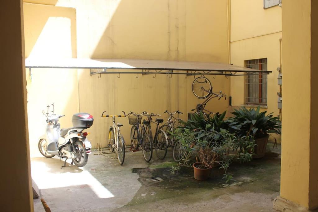 Lovely Flat, Ground Floor Centre Of Bologna! :) Екстер'єр фото